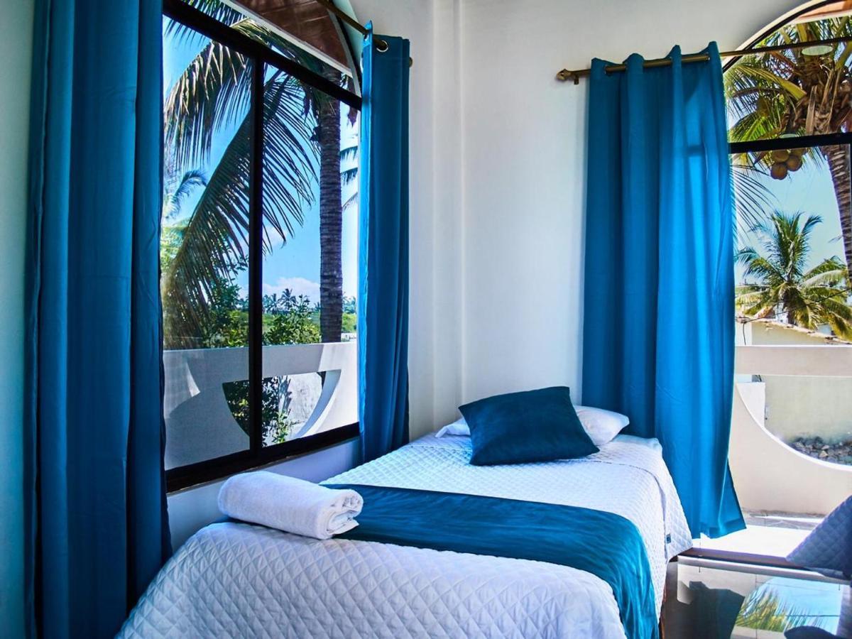 Hostal Muro De Las Lagrimas With High Speed Internet Starlink Puerto Villamil Extérieur photo