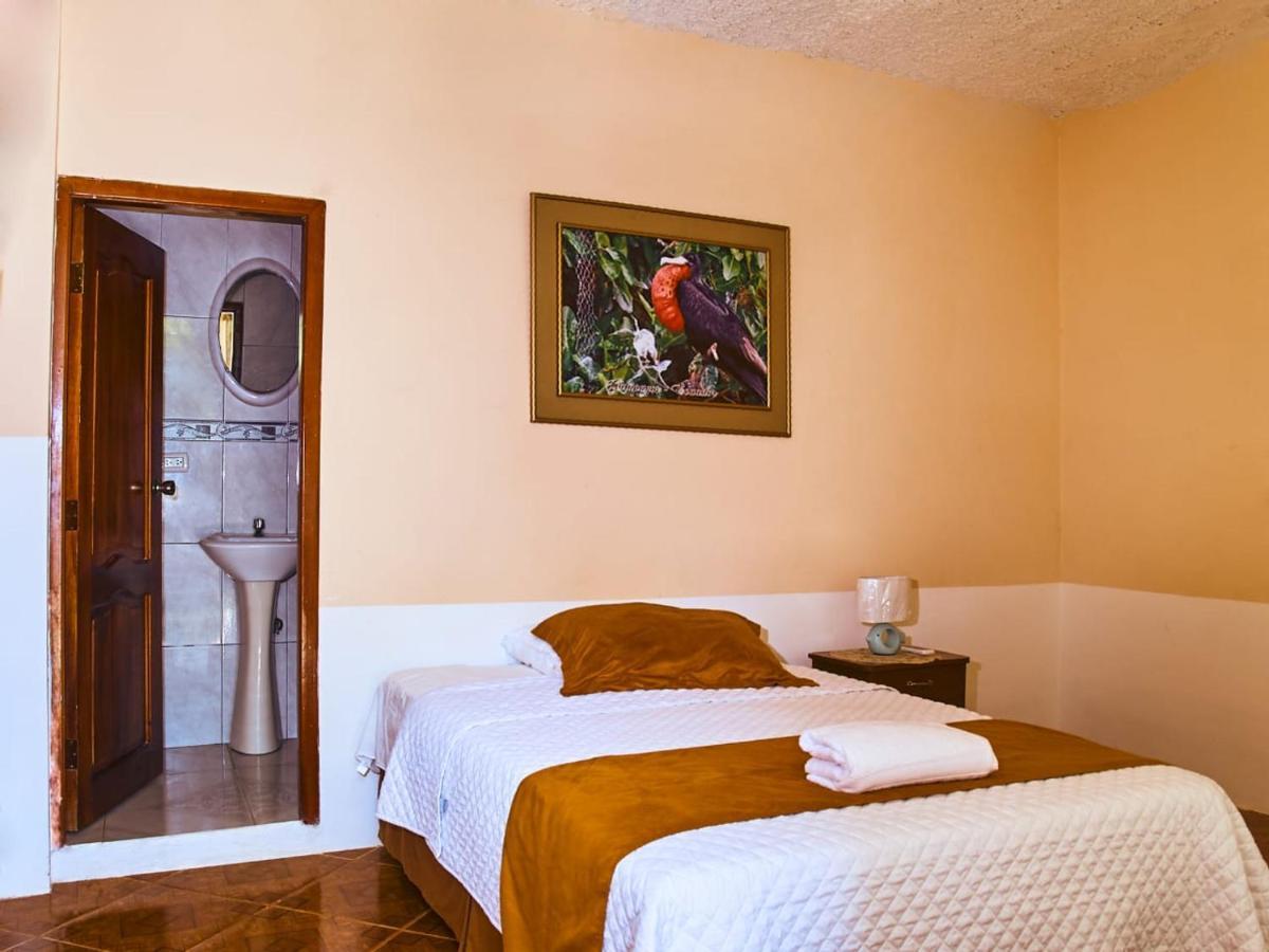 Hostal Muro De Las Lagrimas With High Speed Internet Starlink Puerto Villamil Extérieur photo
