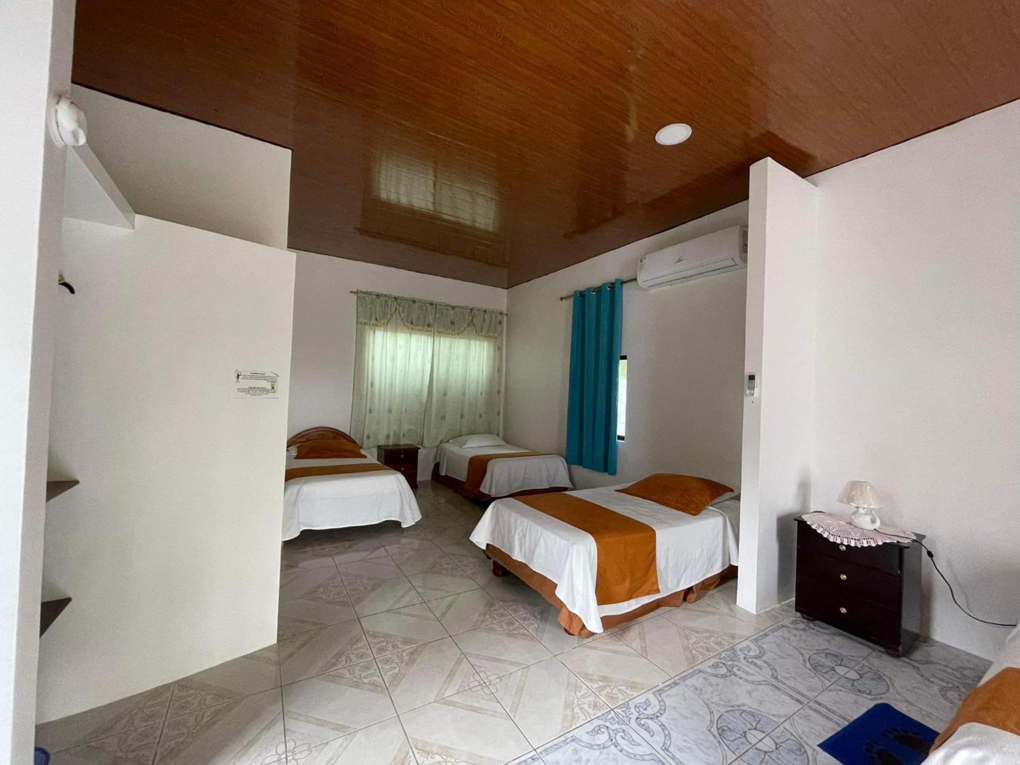 Hostal Muro De Las Lagrimas With High Speed Internet Starlink Puerto Villamil Extérieur photo
