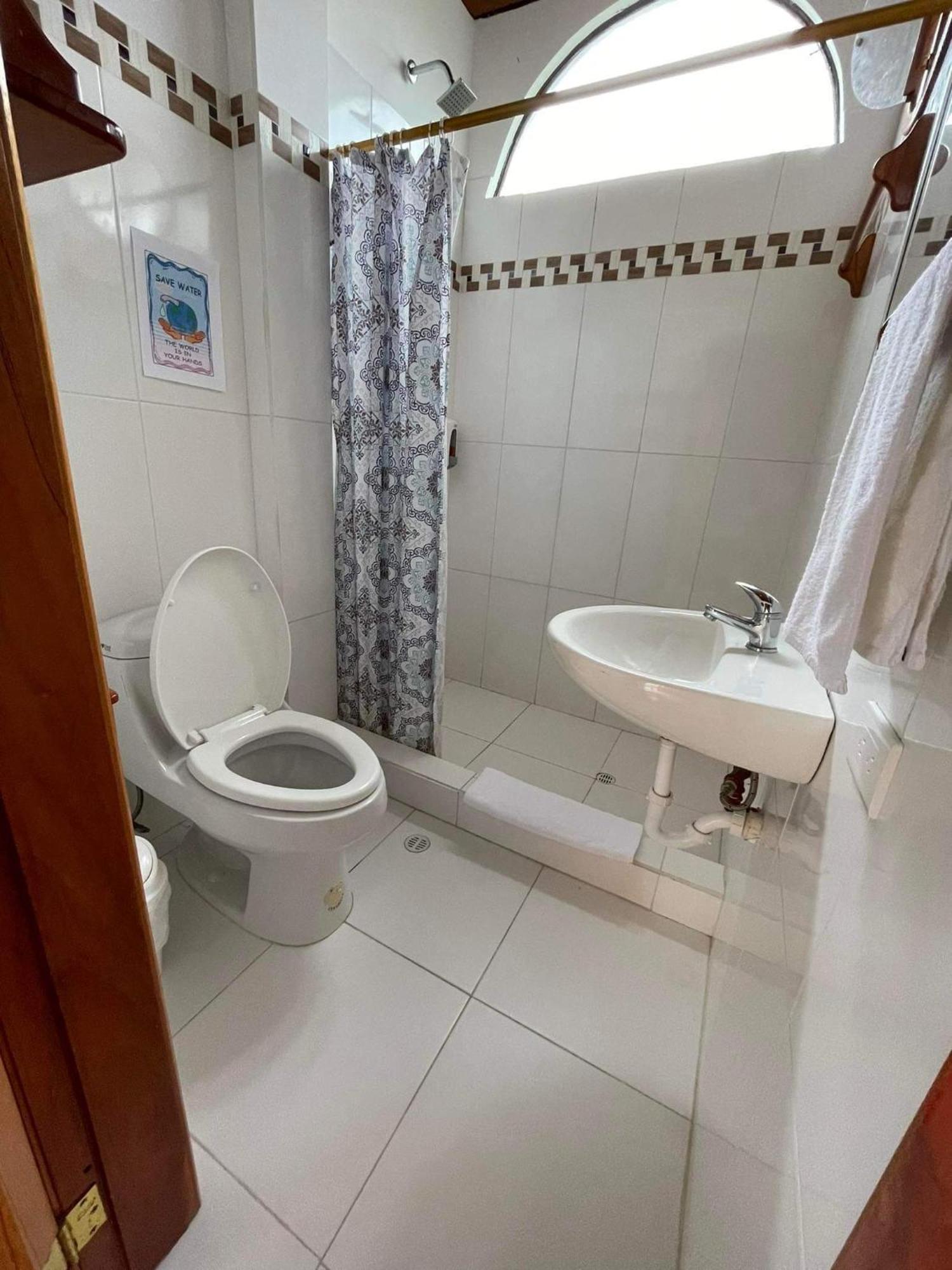 Hostal Muro De Las Lagrimas With High Speed Internet Starlink Puerto Villamil Extérieur photo
