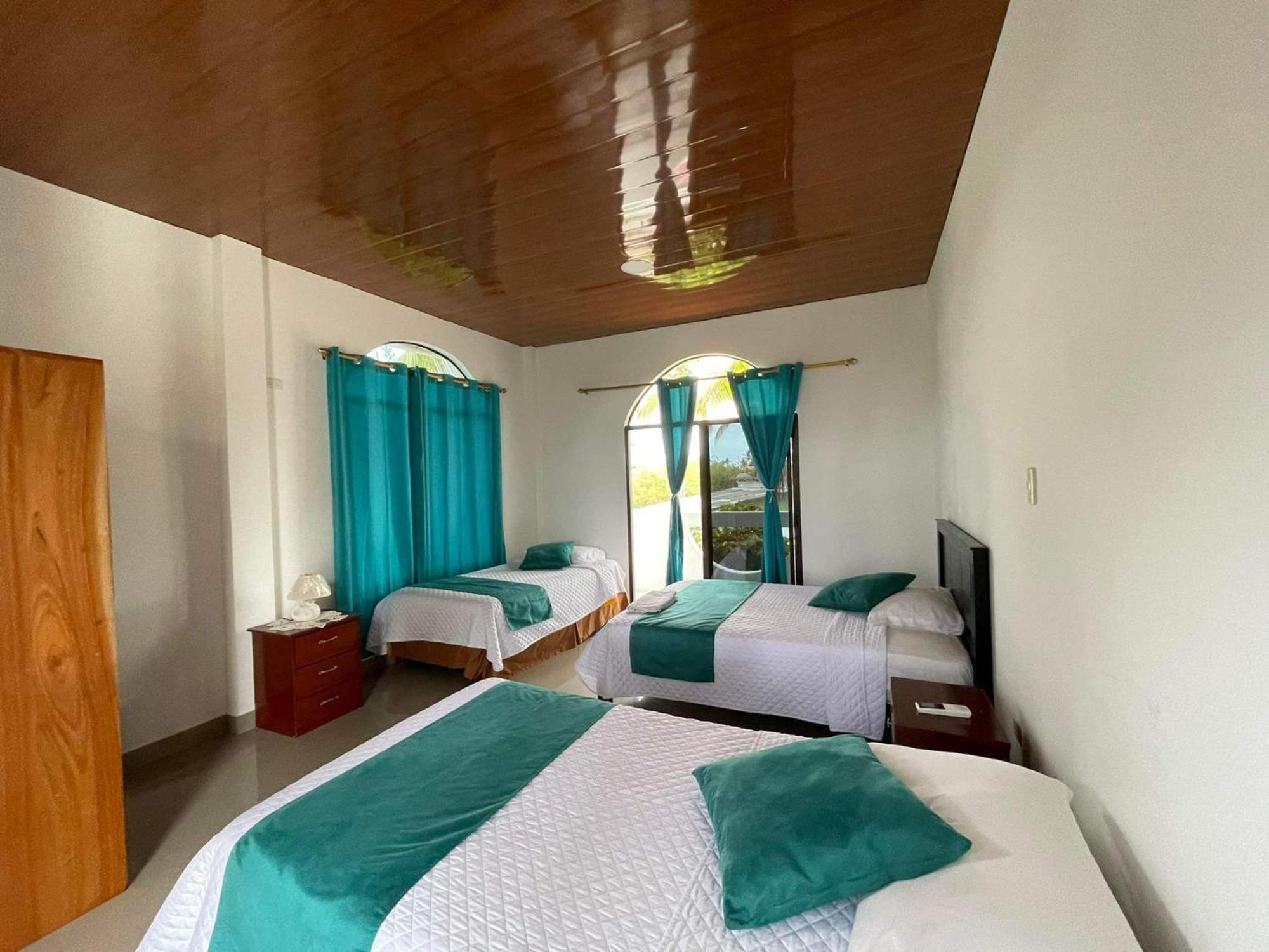 Hostal Muro De Las Lagrimas With High Speed Internet Starlink Puerto Villamil Extérieur photo