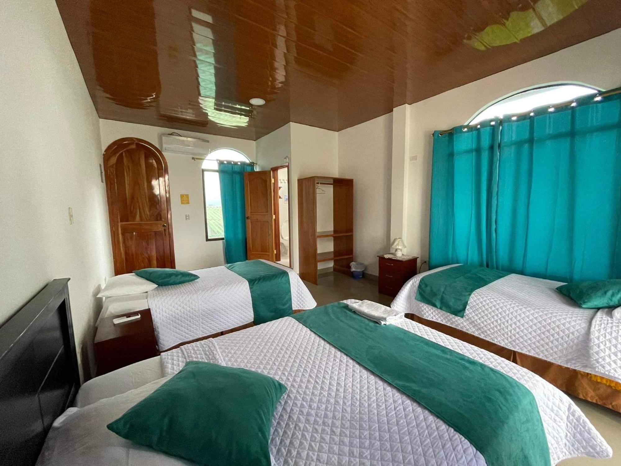 Hostal Muro De Las Lagrimas With High Speed Internet Starlink Puerto Villamil Extérieur photo