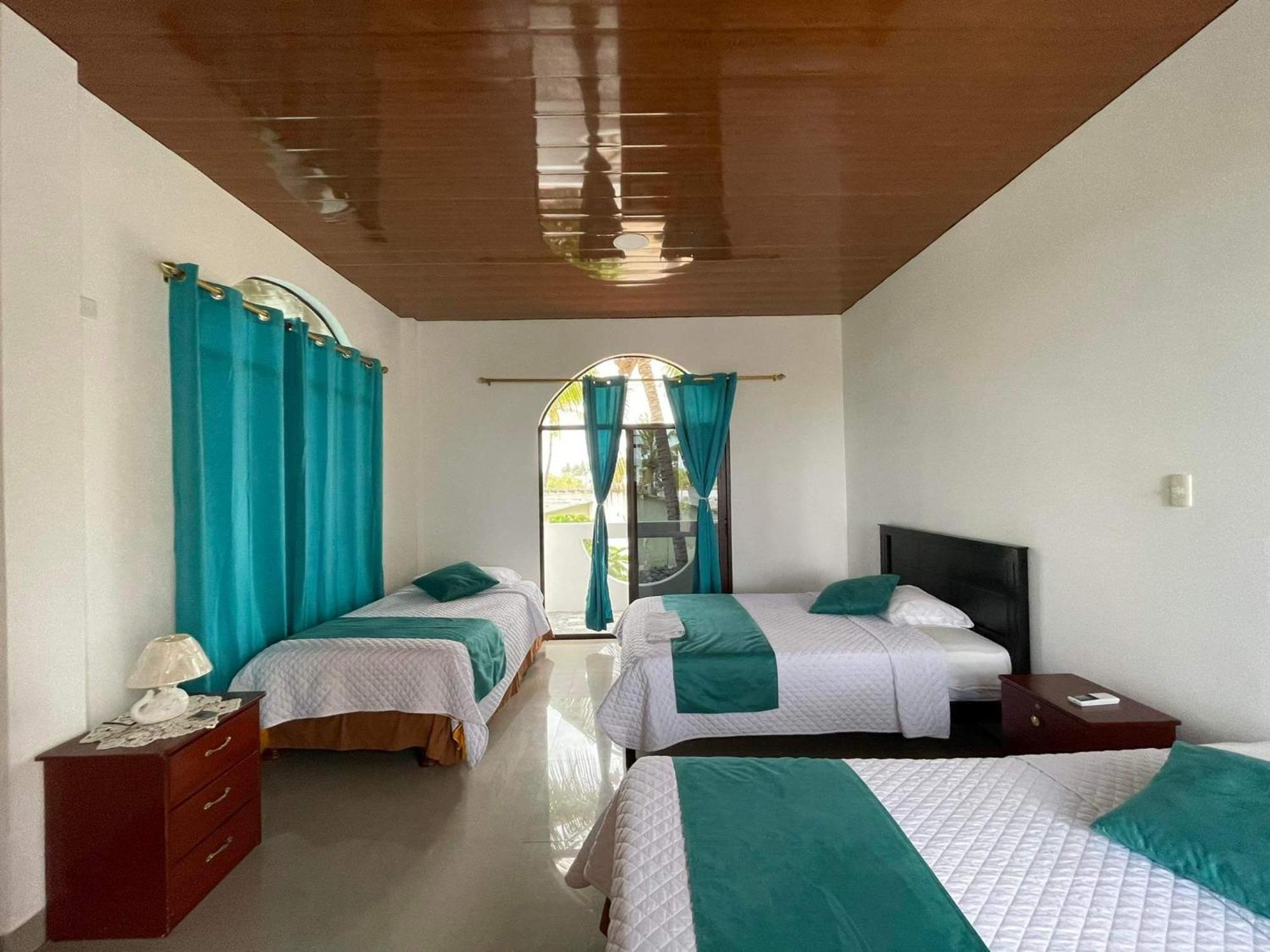 Hostal Muro De Las Lagrimas With High Speed Internet Starlink Puerto Villamil Extérieur photo