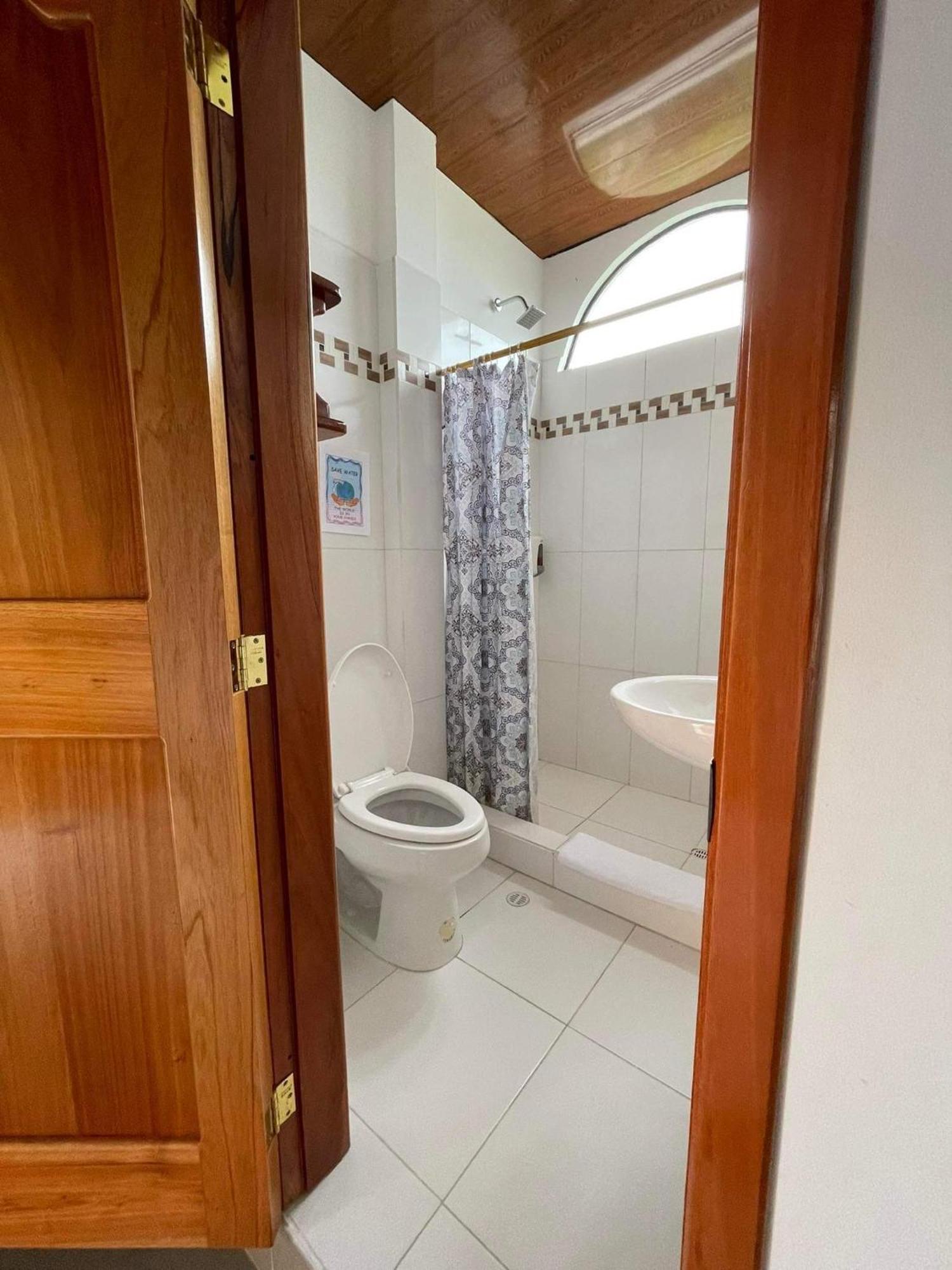 Hostal Muro De Las Lagrimas With High Speed Internet Starlink Puerto Villamil Extérieur photo